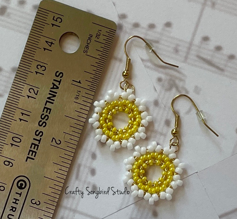 Pretty Posy Earrings - Daisy